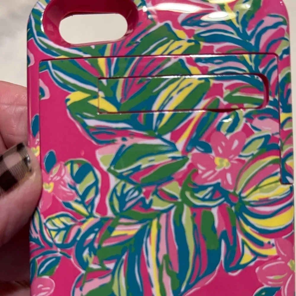iPhone 5/5X. Are there any out there;). Lilly Pulitzer Vibrant Leafy Phone Case